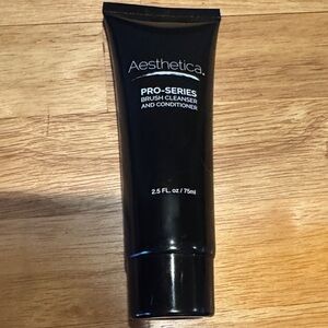Aesthetica Pro-Series Black Brush Cleanser